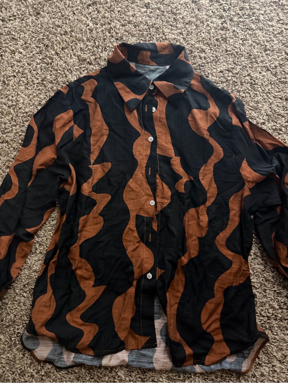 Woman Black & Brown Wave-Print Shirt Jacket